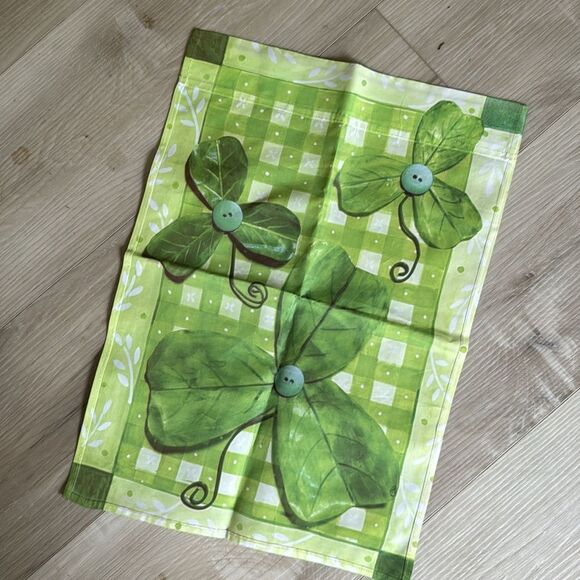 Garden Flag Four Leaf Clover St Patrick’s Day - Picture 3 of 3